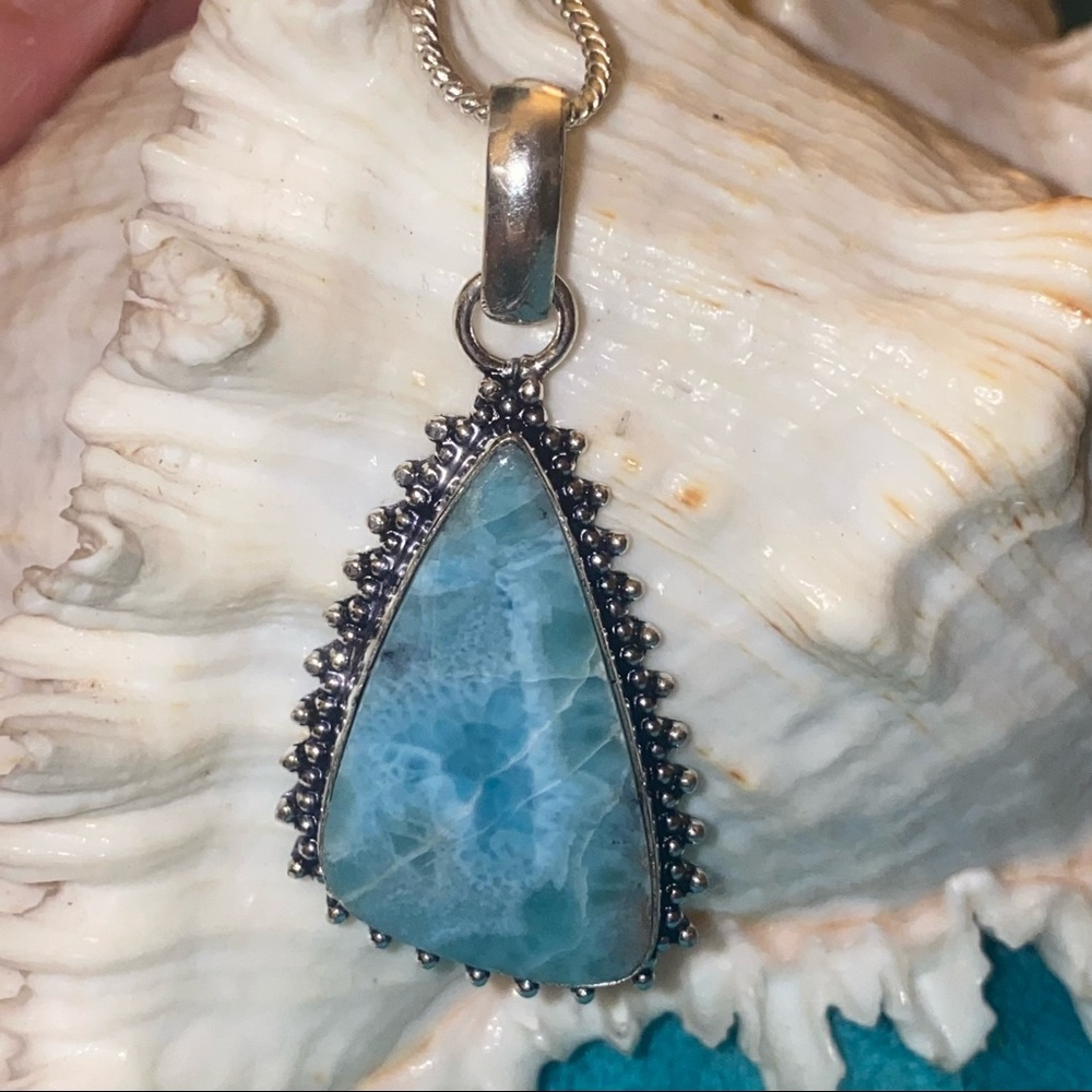 Caribbean Larimar Handcrafted vintage Pendant - Picture 7 of 11
